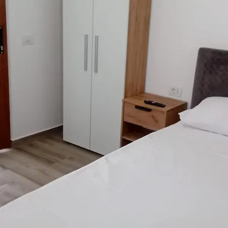 Gazde/Camere de închiriat Casa Saturn Eforie Nord