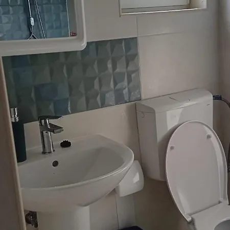 Casa Saturn Gazde/Camere de închiriat