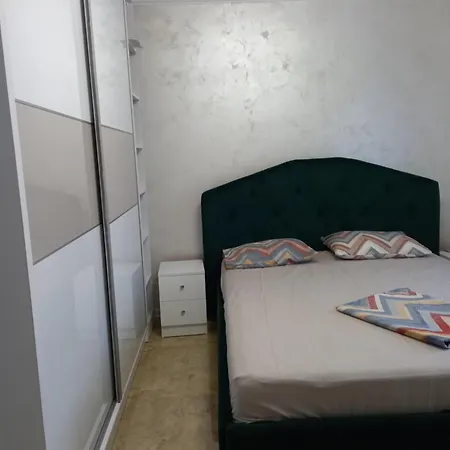 Gazde/Camere de închiriat Casa Saturn *