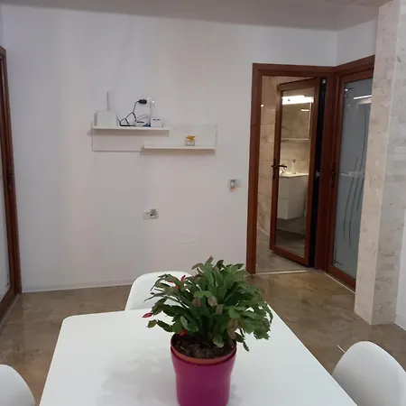 Gazde/Camere de închiriat Casa Saturn Eforie Nord