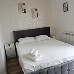 Kwatera prywatna Casa Saturn *